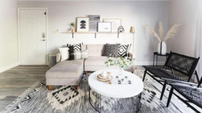 Stylish Old Town 2 bdrm ground floor Condo